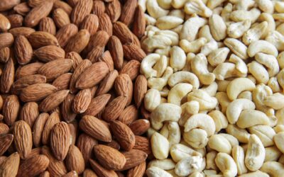 Comparing The Health Benefits of Cashews and Almonds